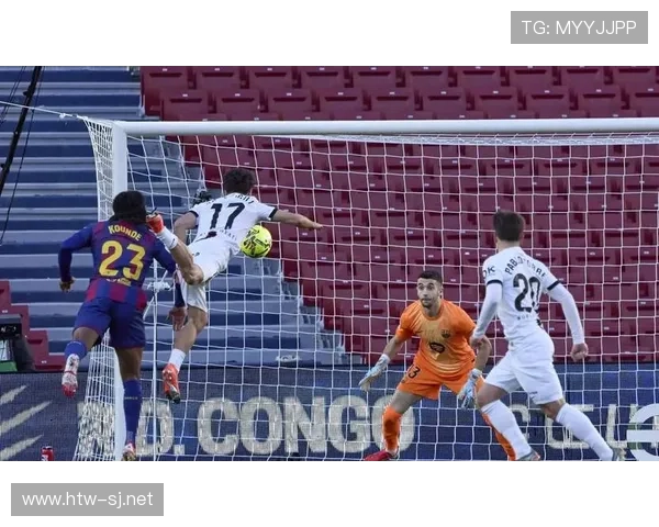 巴萨进攻体系过度依赖边路,战术单一问题对赛季走势形成制约 巴萨进攻体系过度依赖边路,战术单一问题对赛季走势形成制约