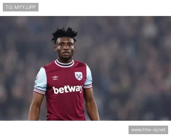 中场+边锋切换:库杜斯的战术多样性