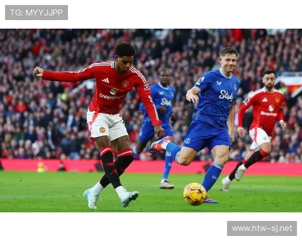 曼联战术体系缺乏稳定性已逐步反映,对赛季关键战能力形成制约