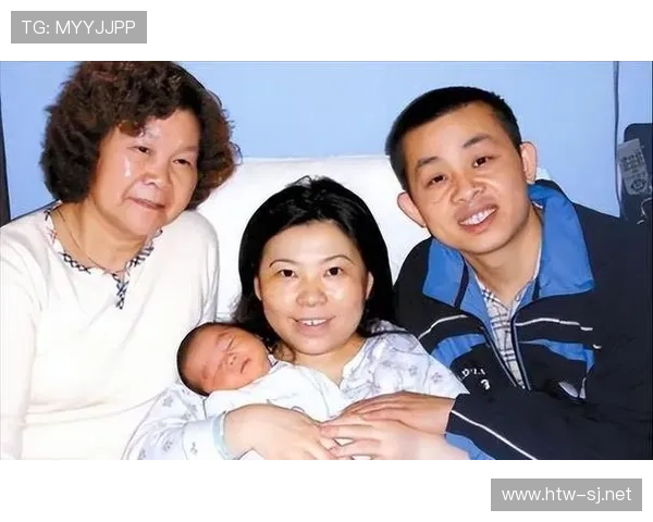 邓亚萍拎着菜篮子回家，手上那块表比我好几个月工资还亮，真是两个世界